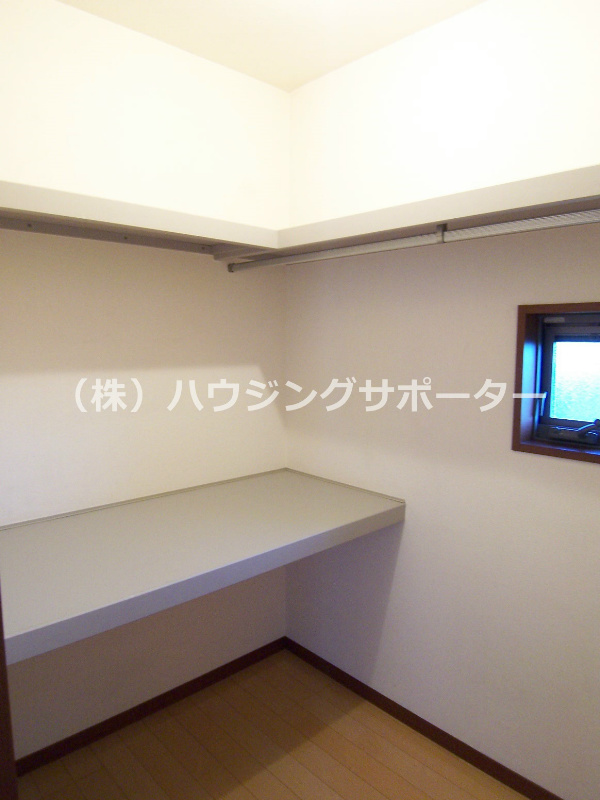 収納：6.4帖の洋室のウォークインクローゼットです。