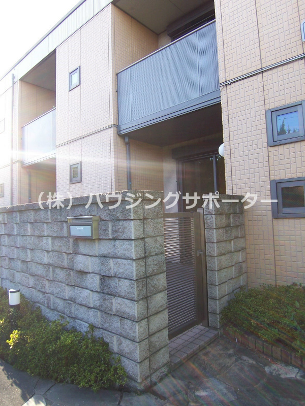 玄関：玄関エントランス部分です。戸建感覚ですね