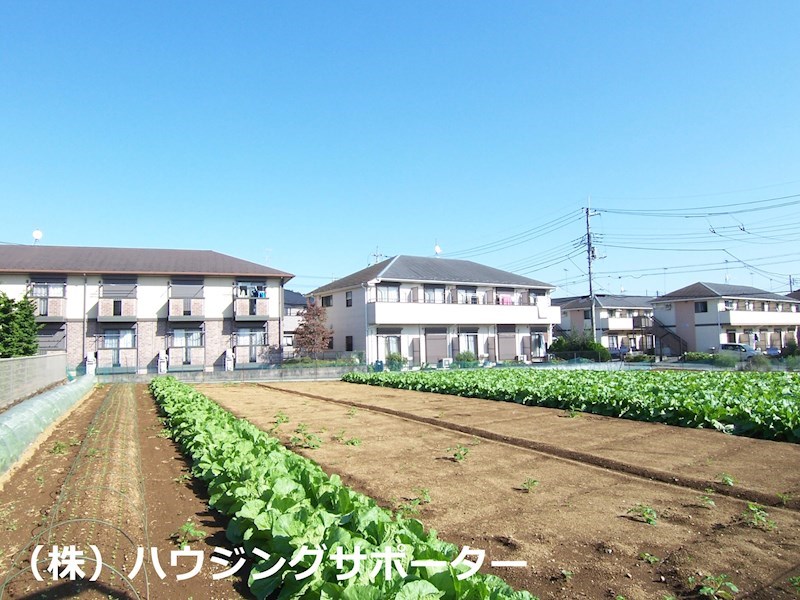 外観画像：前面は畑があります