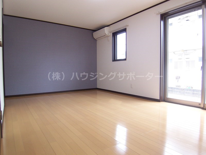 リビング：※部屋により壁紙の色・模様異なります。