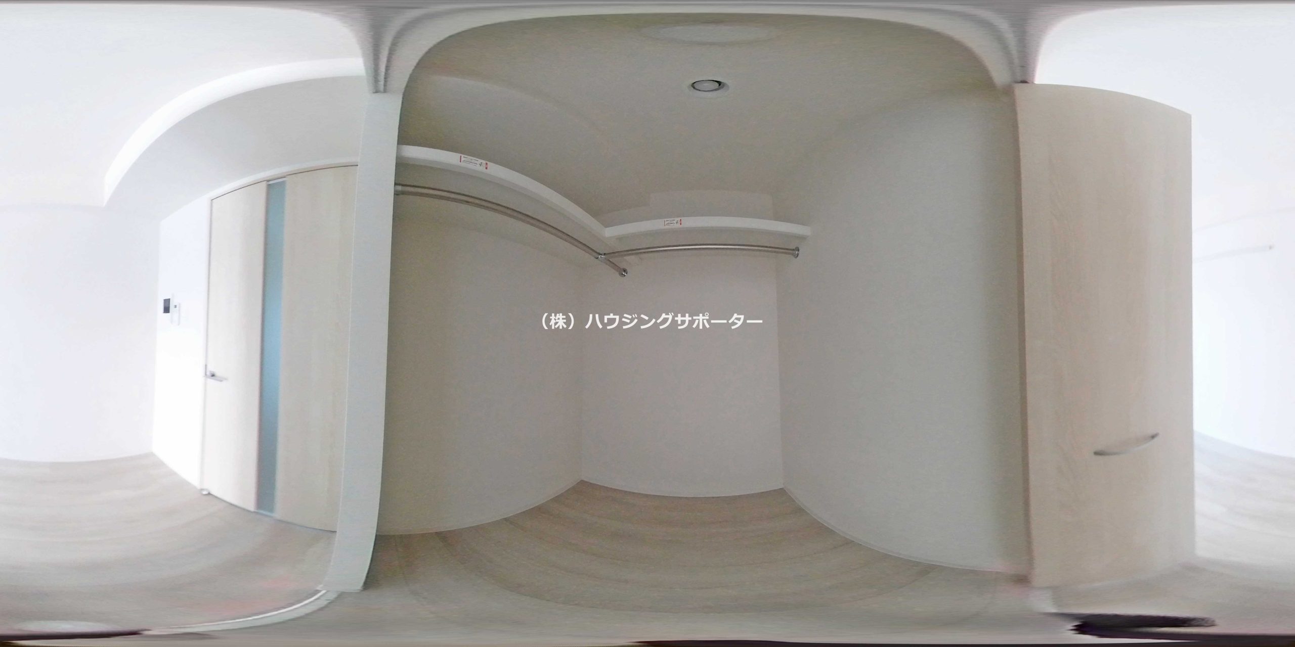 収納：Ｆ１タイプのパノラマ画像です。　Ｆ２タイプの208号室308号室は左右反転です。