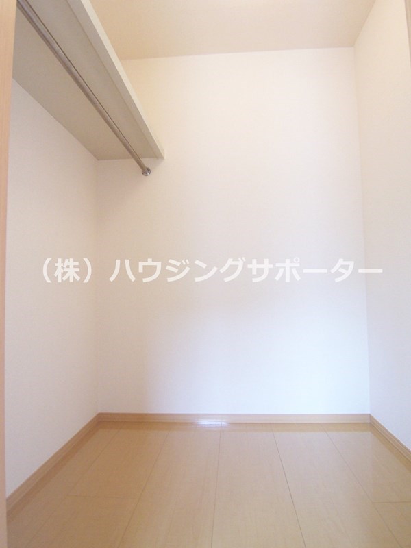 収納：ウォークインクロゼットです