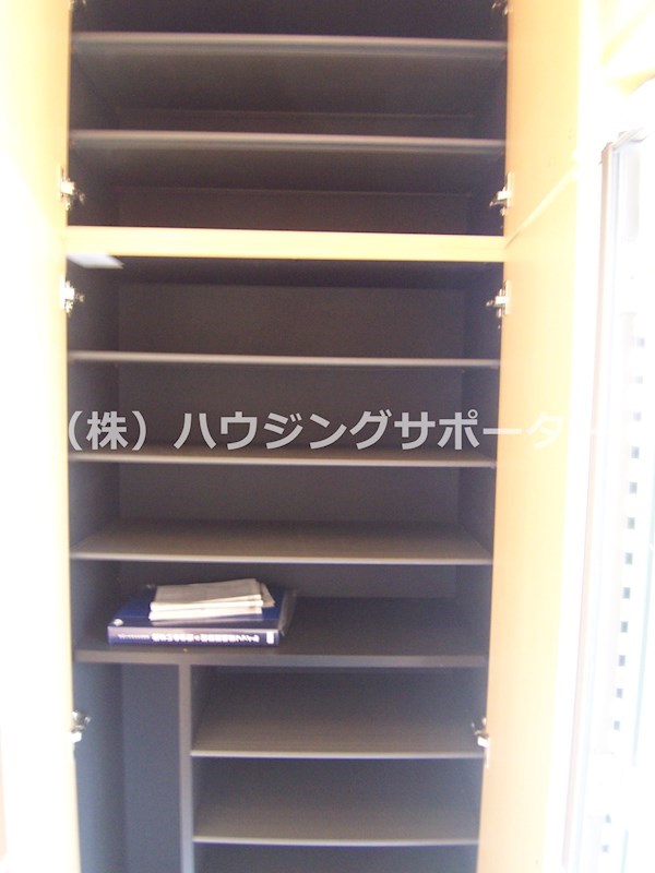収納：玄関のシューズボックスです