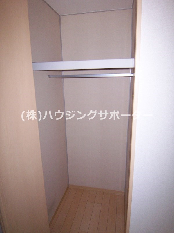 収納：収納奥行き結構あります