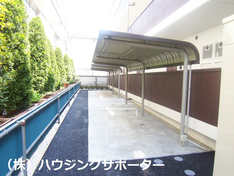 外観画像：駐輪場は北側です