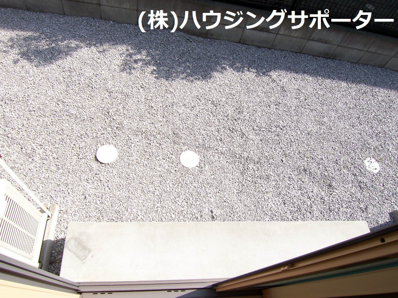 ベランダ：バルコニーはなく、掃き出しタイプなので男性向きかもしれません