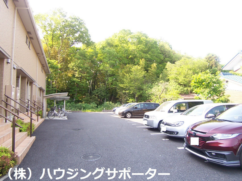 外観画像：駐車場