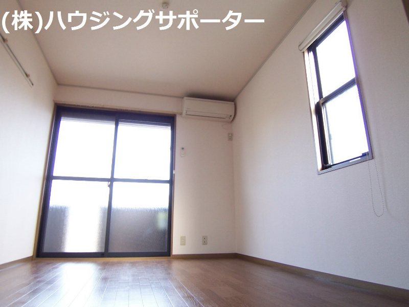リビング：リビングになる南東側の洋室です！