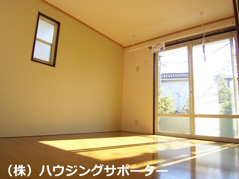 その他部屋・スペース：東南角の洋室です