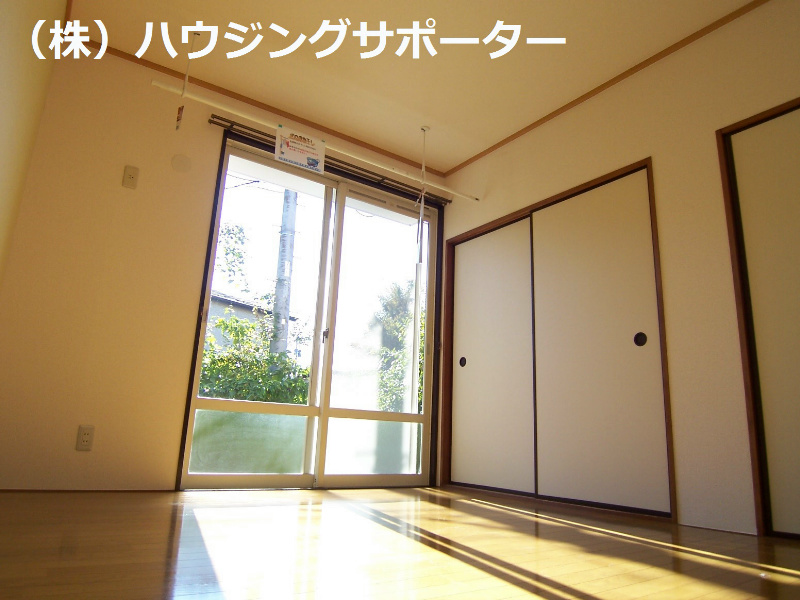 その他部屋・スペース：東南角の洋室です