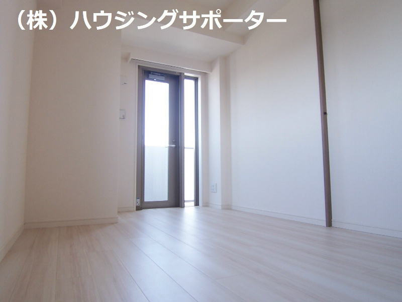 ベッドルーム：西側の洋室です