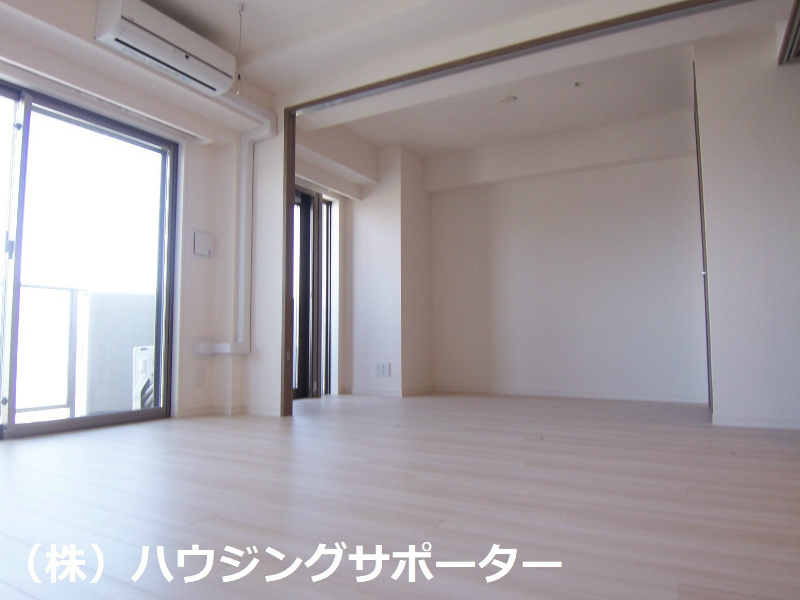 リビング：横の扉解放したところ