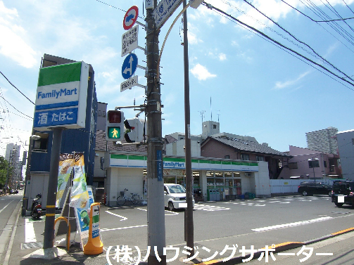 コンビ二：ﾌｧﾐﾘｰﾏｰﾄ 八王子いちょうﾎｰﾙ通り店　350m