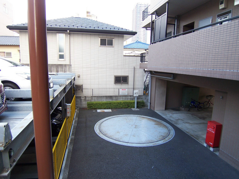 外観画像：立体駐車場