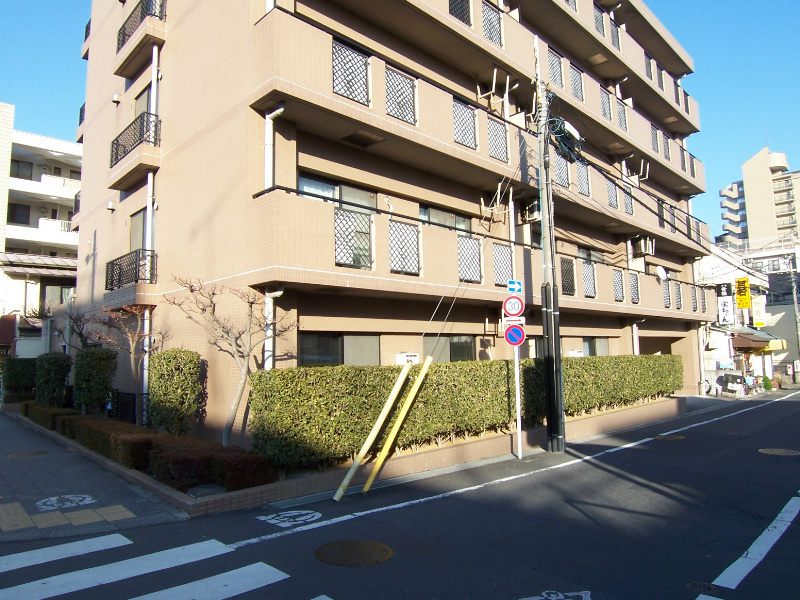 外観画像：１階は外から見るとこのような感じです