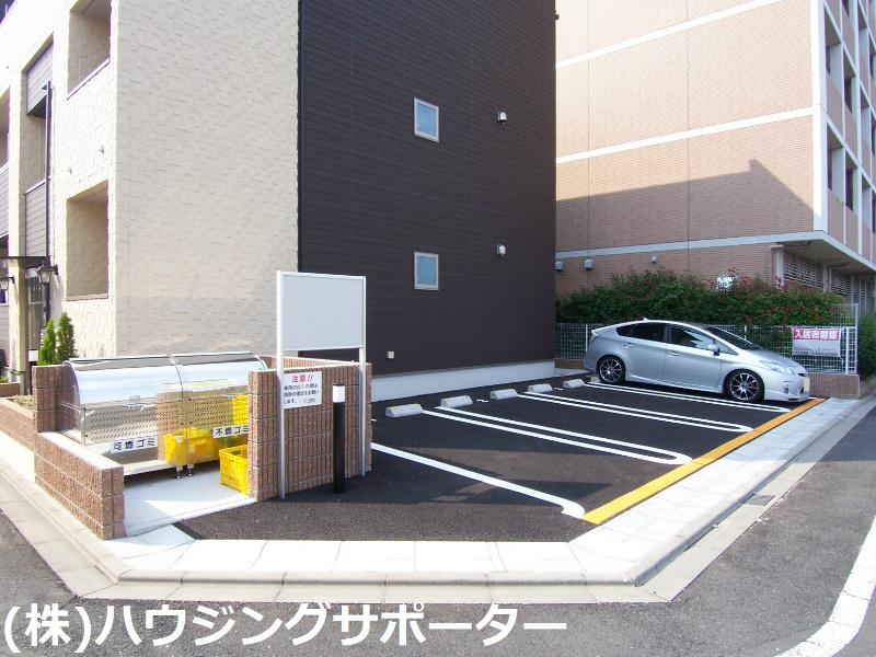 外観画像：駐車場は南側です