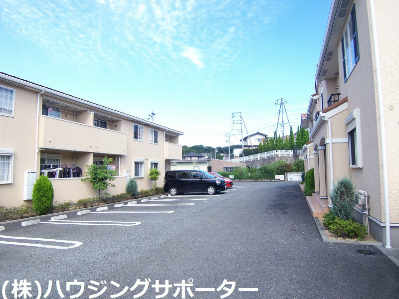 外観画像：Ａ棟（写真左）とＢ棟（右）です