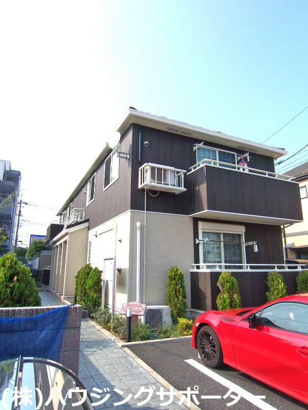 外観画像：４世帯の建物です！