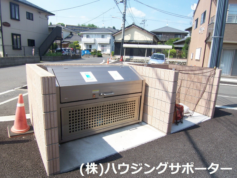 外観画像：敷地内ゴミ置き場