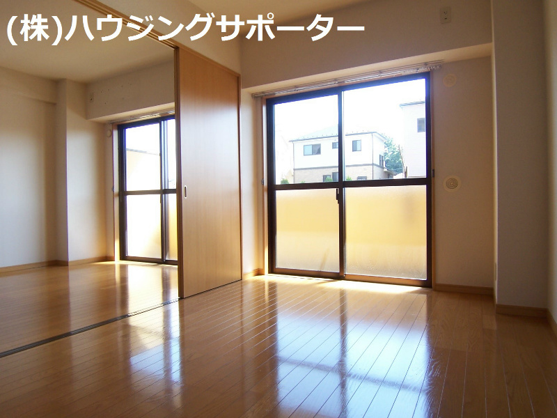 その他：リビングと洋室１室南向きです！