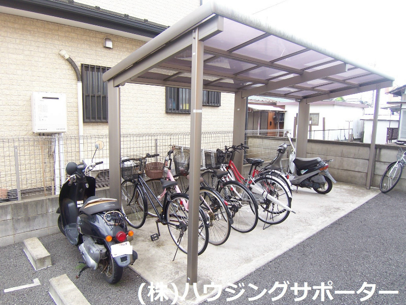 外観画像：自転車置き場には屋根があります！