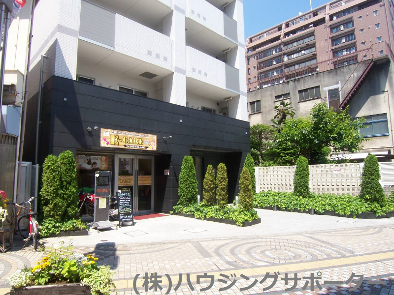 外観画像：1階はテナントです
