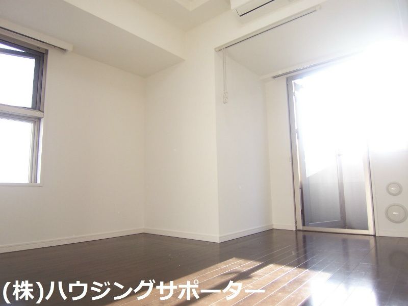 リビング：※角部屋に付き２面採光です
