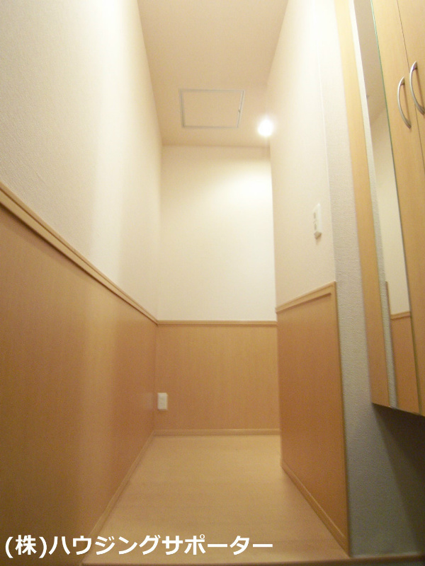 玄関：玄関開けても室内見えなくていいですね