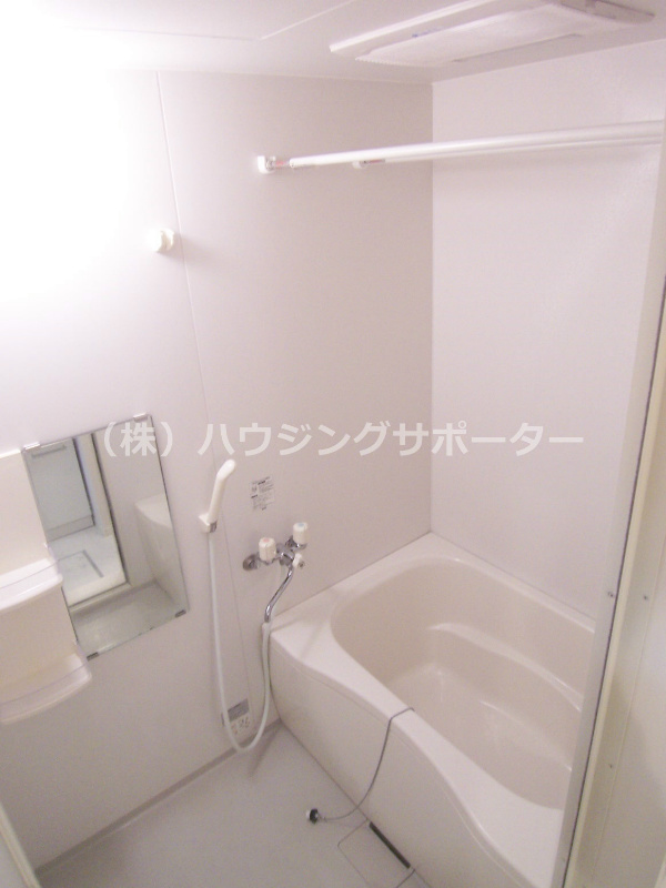 風呂画像：もちろんバストイレ別！ゆったりお風呂にもつかれますね。
