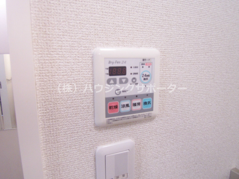 その他設備：浴室乾燥機もあり、梅雨の時期や洗濯ものを急いで乾かしたい時などに活躍しますね