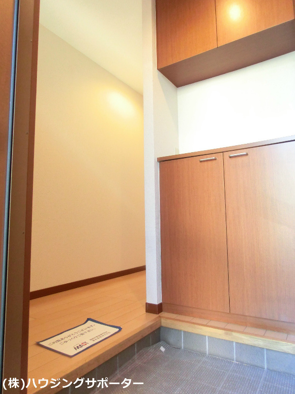 玄関：玄関戸建のようですね