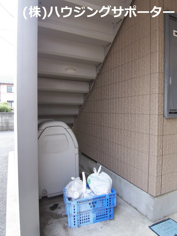 外観画像：敷地内ゴミ捨て場