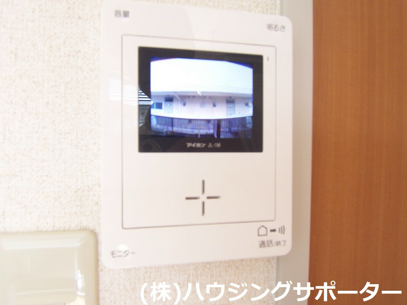 セキュリティ：TVモニターホン、女性の方でも安心ですね