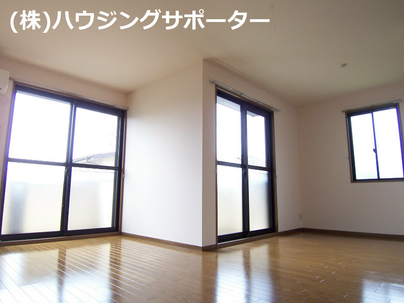 グリーンヴィレッジ　D リビング