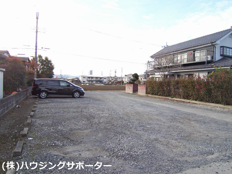 グランシャリオ 駐車場