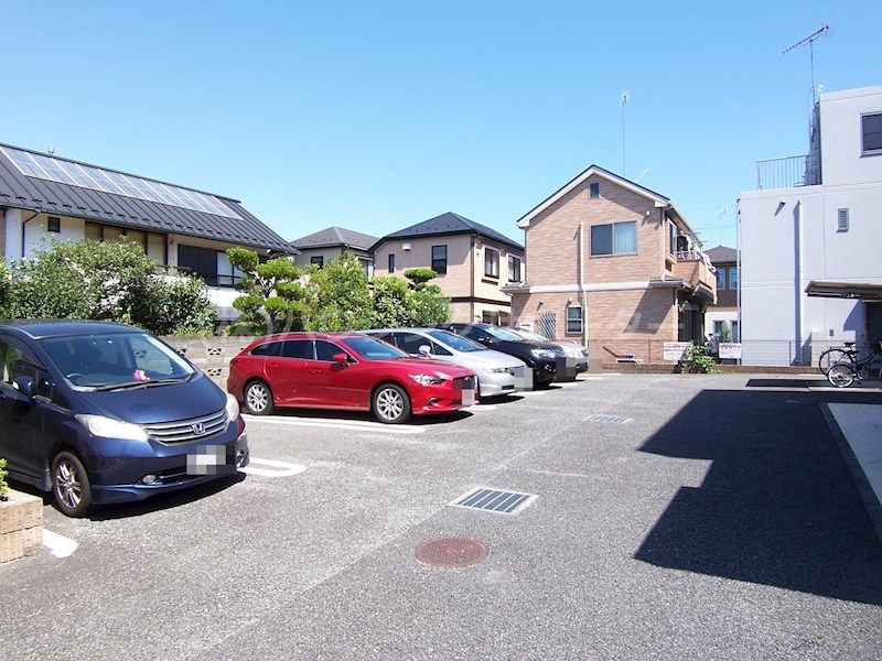 コスモタウンズ 駐車場