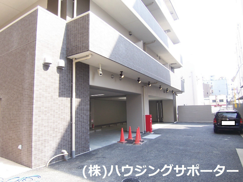 リヴェールハウス八王子 駐車場