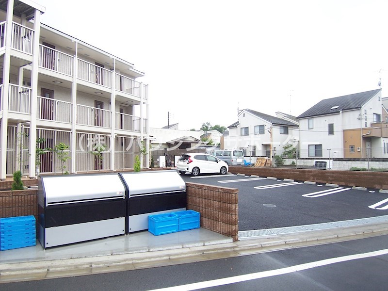 ヴィラ　サンライズ 駐車場