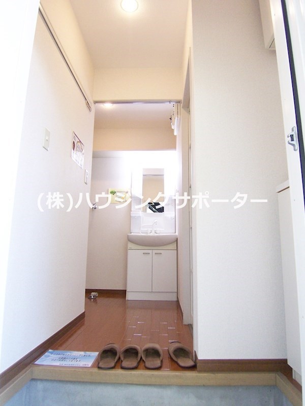 サントゥールＢ 玄関