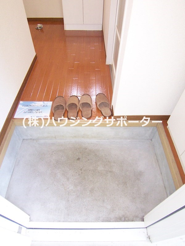 サントゥールＢ 玄関