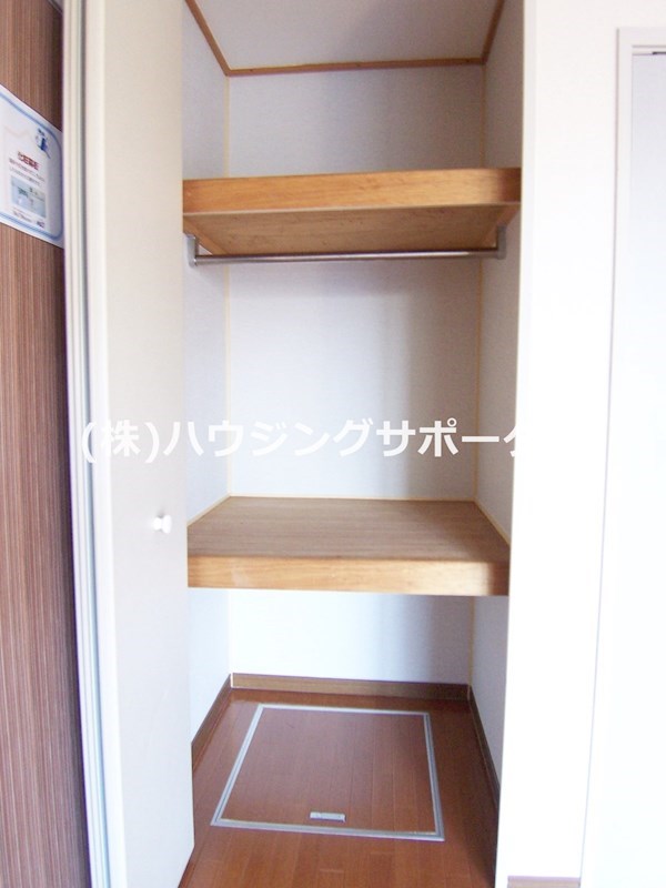 サントゥールＢ 収納
