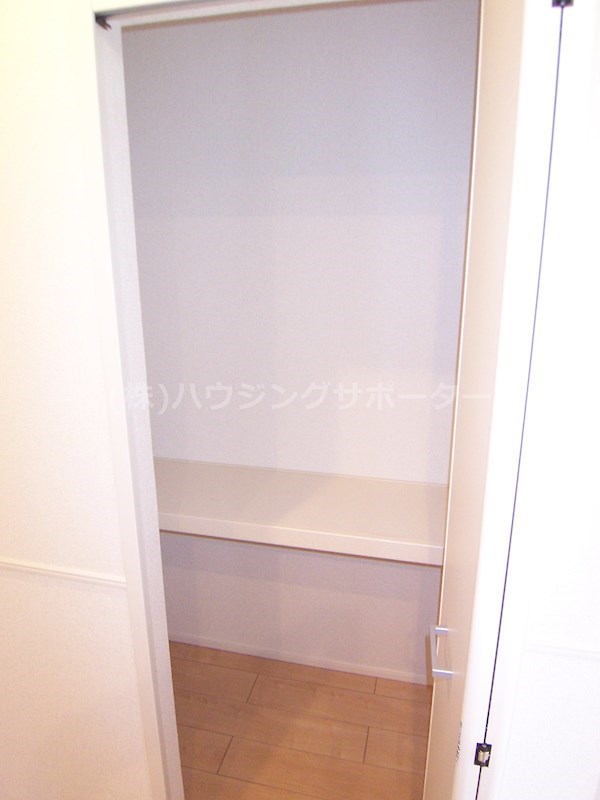 エレガント神谷原 収納