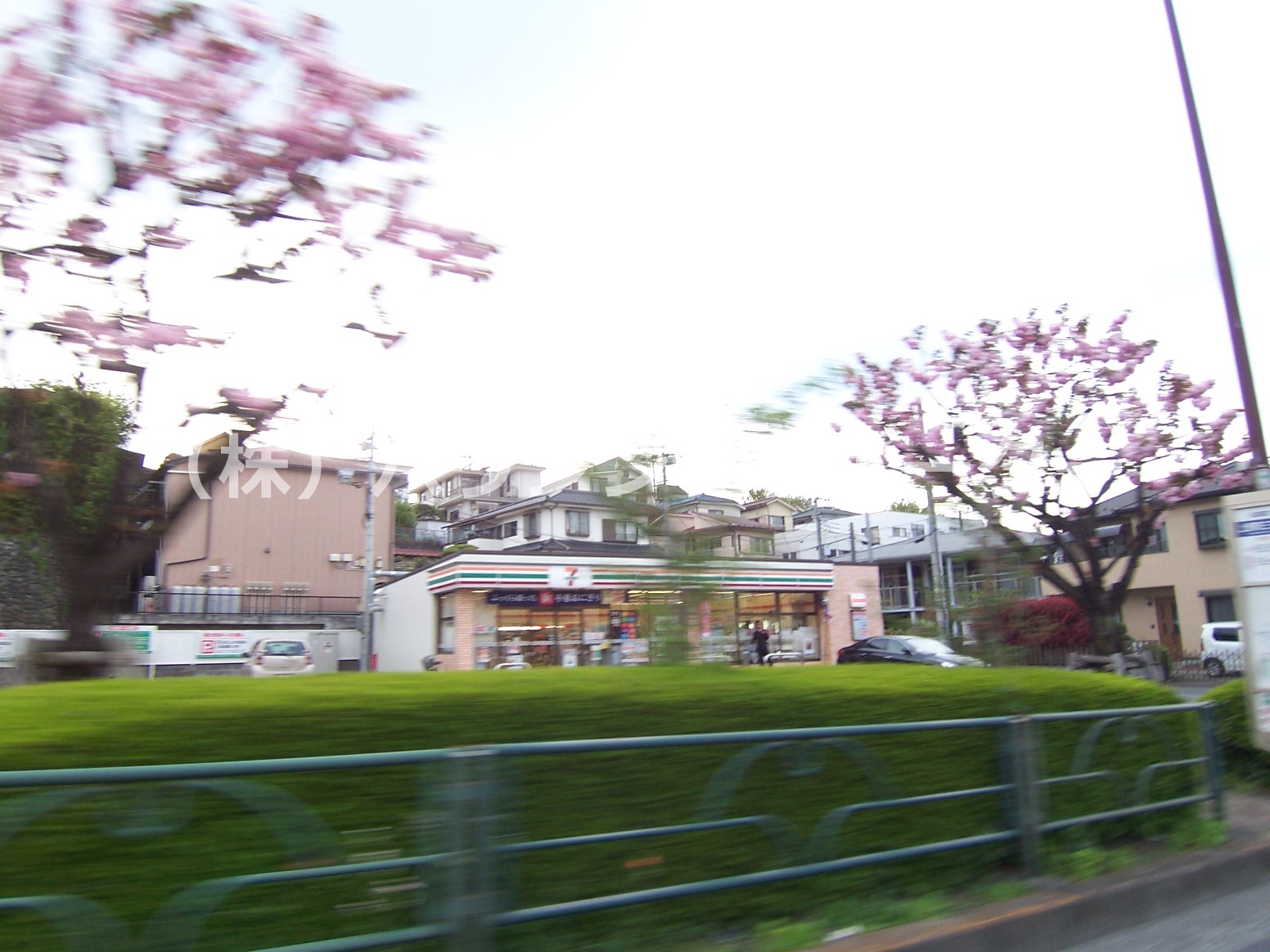 レオネクスト富士森の丘 コンビ二