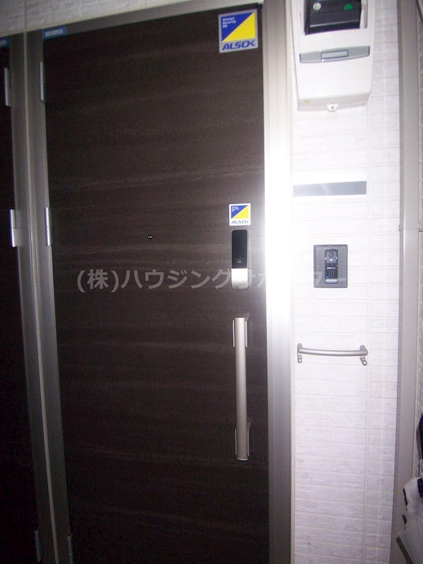 アネモネ元本郷 玄関