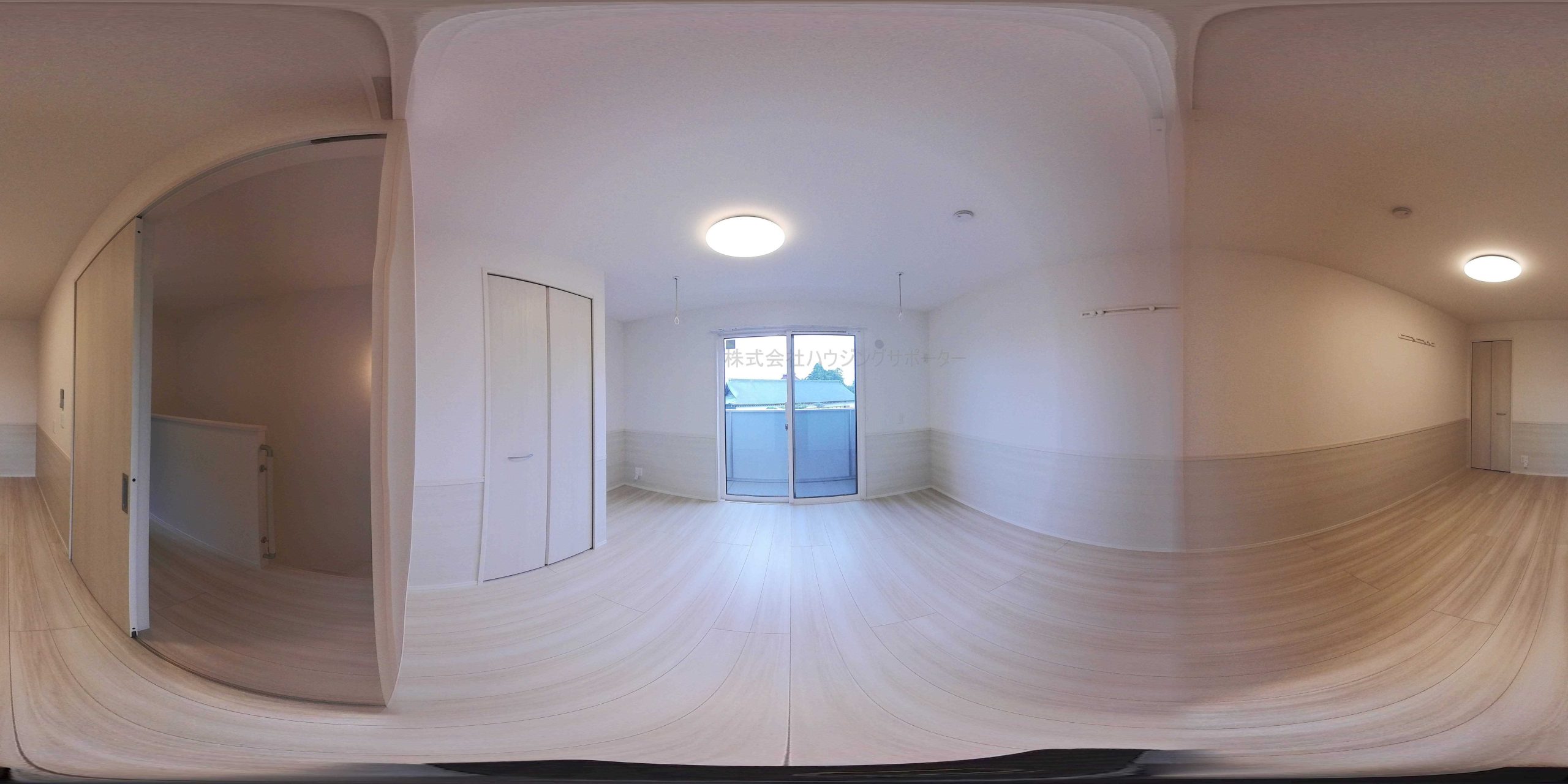 部屋により左右反転です。