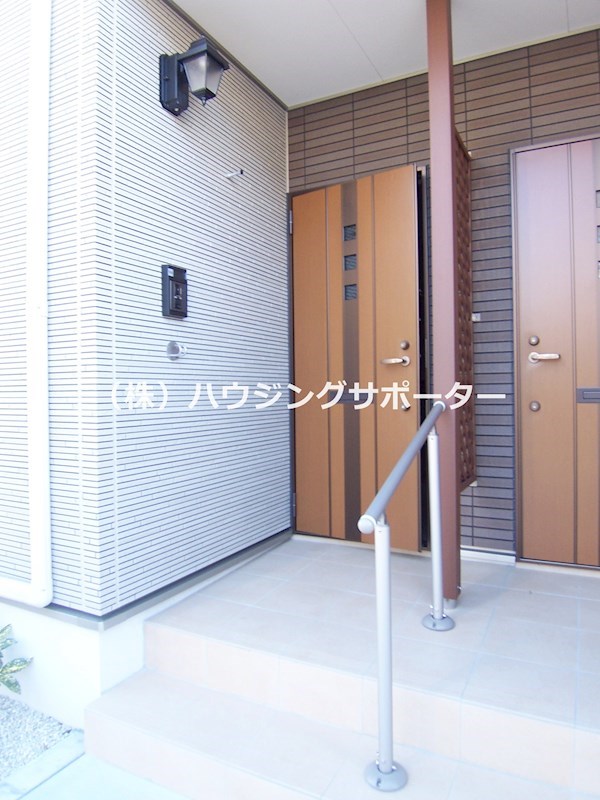 エクセレント　フィオーレA 玄関
