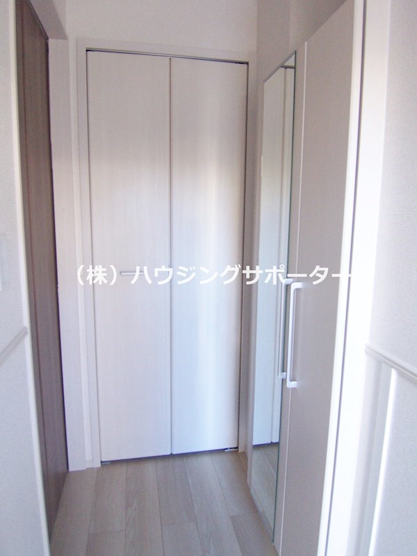 エクセレント　フィオーレA 玄関