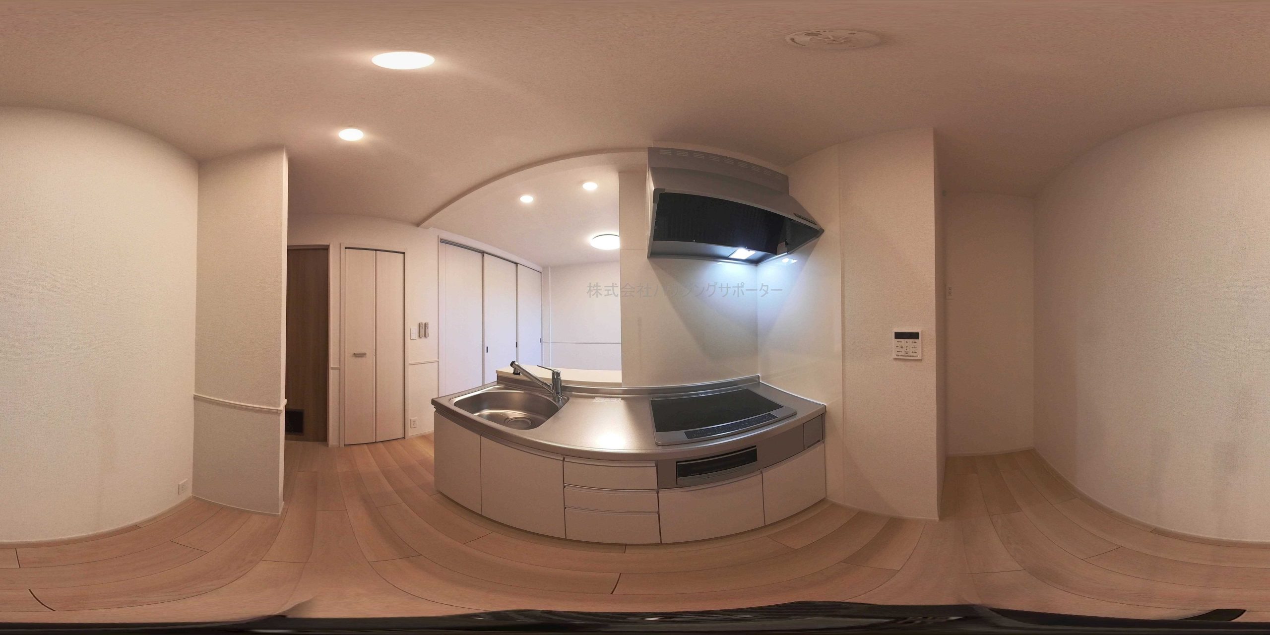 グランソレイユ２階のパノラマ画像です。部屋により左右反転で、角部屋は部屋により側面にも窓が有ります。