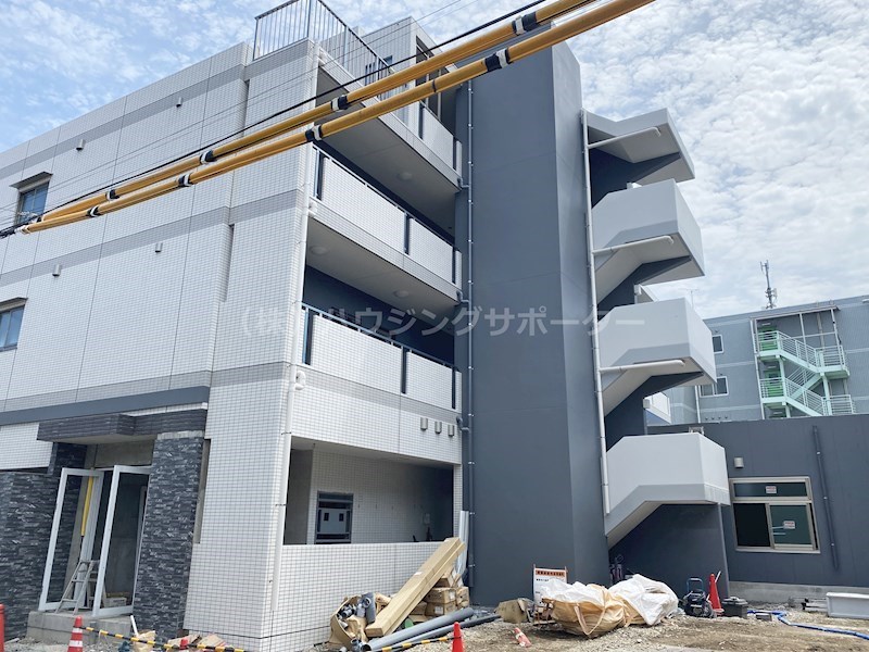 シャン・ヴァロン明神町 建物玄関側