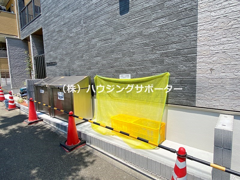 ヴィラ　エクセレーナ 敷地内ゴミ捨て場です